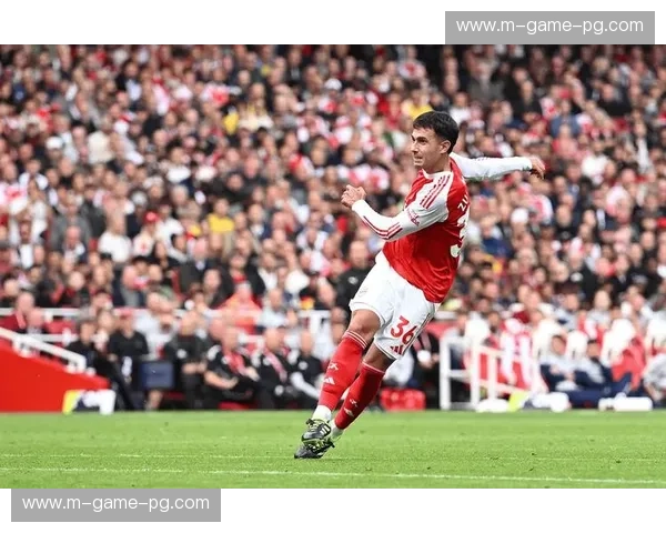 孔德单刀机会推射偏出 后卫插上进攻仍需提升射门精度 孔德单刀机会推射偏出 后卫插上进攻仍需提升射门精度